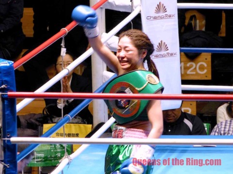 神田桃子 VS 秋田屋まさえ