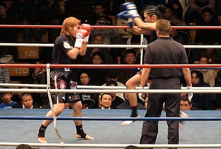 AZUMA vs 成沢紀予