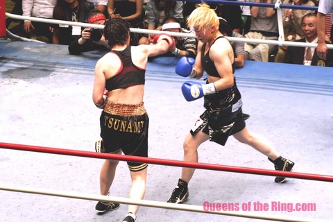 天海ツナミ vs 山口直子