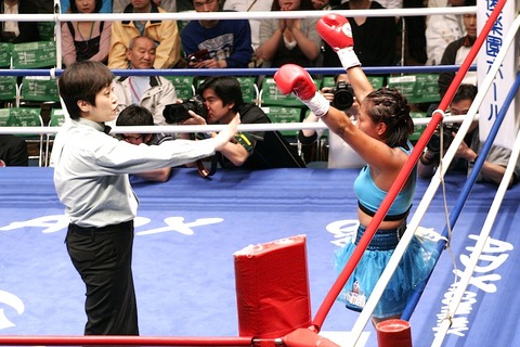 アナベル・オルティス vs 藤岡奈穂子