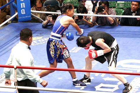 小関桃 vs クリカノック・アイランドムエタイ