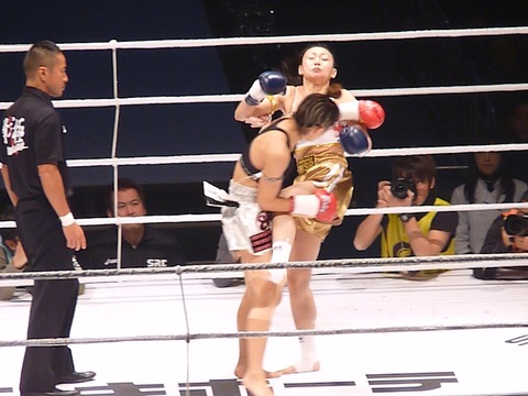 神村エリカ vs ちはる