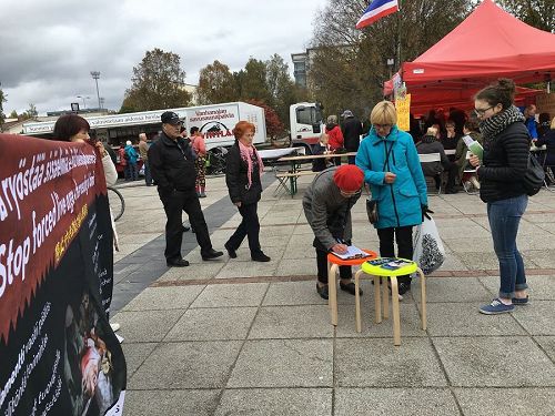 2016-9-11-falun-gong-finland_02