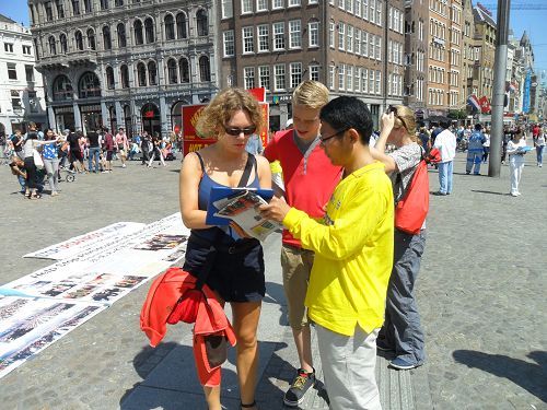 2014-7-13-minghui-falun-gong-holland-06