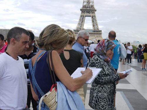 2016-9-13-paris-petition-04