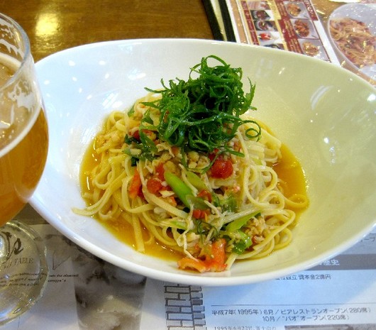 タラバ蟹と九条ネギの生パスタ