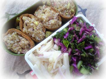 黒酢味のお稲荷さん弁当