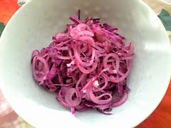 紫野菜の梅酢サラダ