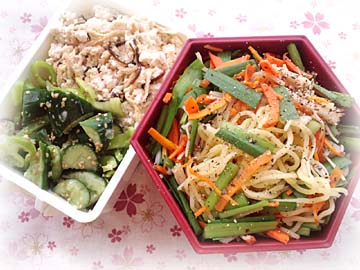 ペッパー蒸しそば弁当
