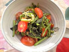 トマトとほうれん草の生姜ごまあえ