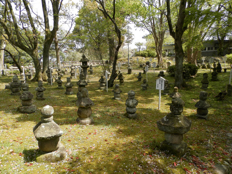 ②12石造物公園
