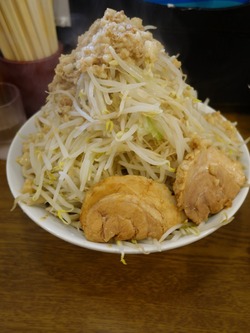 麺斜め上
