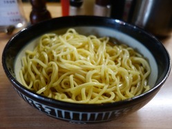 麺斜め上