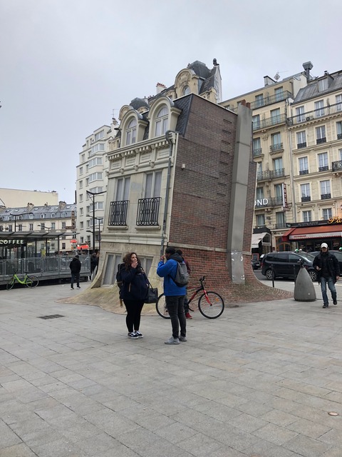 gare de nord station art