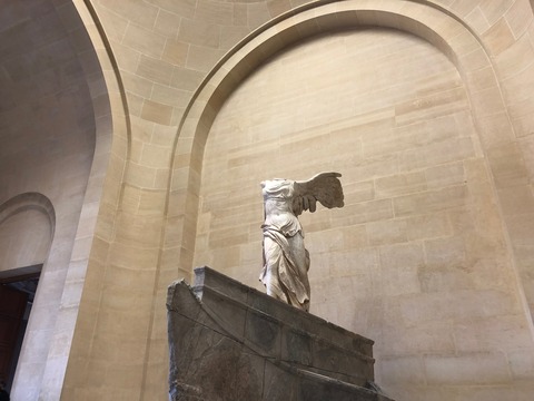 winged victory from close