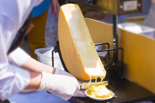 「お前の服の中にチーズをいれてやろう」「やめて!チーズ怖い!」「ほらw」「ギャー!」→死亡