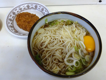 高田うどん店@京急川崎 (2)細うどん260コロッケ60玉子50