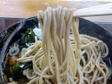 二葉@秋葉原 (4)かけそば260しい茸天110ワカメ80