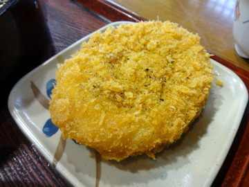 みとう庵@流通センター(5)鶏の立田揚げつけ汁蕎麦500コロッケ100