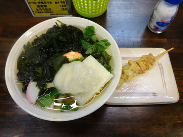 おにやんま@青物横丁(4)揚げモチわかめうどん600牛すじ天100