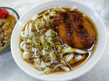新角@有楽町 (9)うどんセット(ミニカレー付)560コロッケ120
