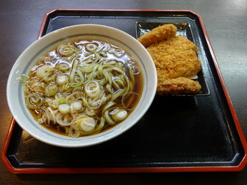 えきめんや久里浜店@京急久里浜(7)かじめん350温まぐろメンチ250