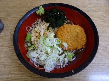 めん庵@浜松町 (8)冷たぬきそば450コロッケ90
