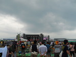 遠目に奥居香さん