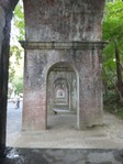 水路閣真下