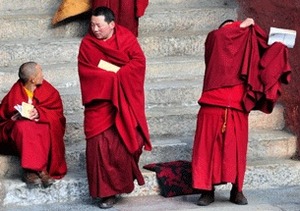 china-tibet-monks-305