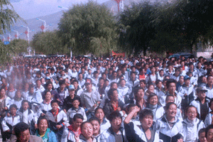 tibet-studentprotestsi305