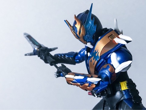 S.H.フィギュアーツ 仮面ライダークローズ : K.R.りくほは改造人間である