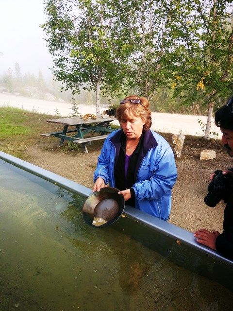 Gold_Panning_01