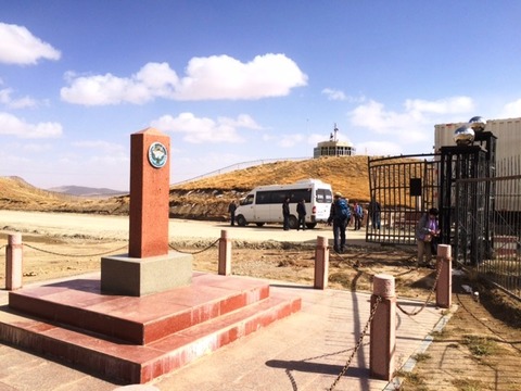 Monument_of_Kyrgyz_Side