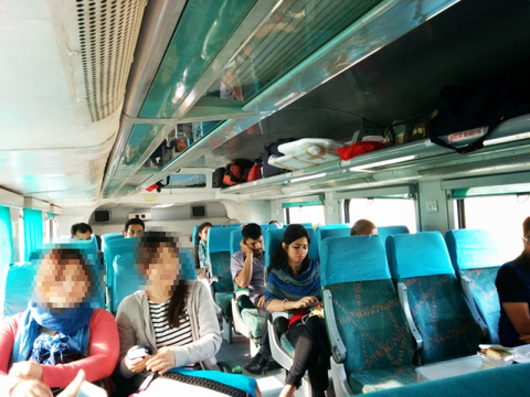 TRAIN_CHAIRS_MOZA