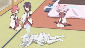 赤座 あかり、歳納 京子、船見 結衣、吉川 ちなつ3