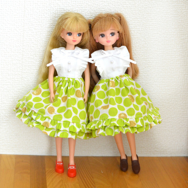 22センチドールサイズの服211　ハンドメイド　黄緑ドットワンピース 22cmドールサイズのハリネズミのワンピース : リカちゃん服