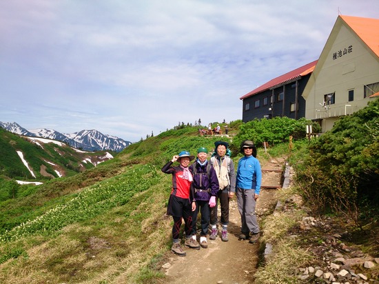 種池山荘と立山三山をバックに♪