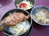 1日目の夕飯: 豚肉の塩麹漬け♪