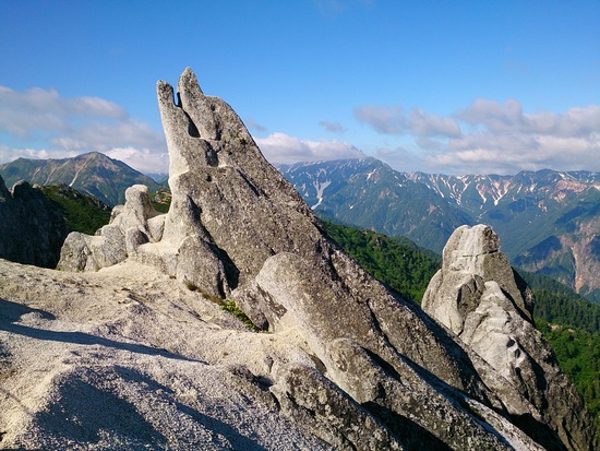 イルカ岩と槍ヶ岳(の頭)