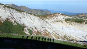 私たちの影が山に写ってました♪