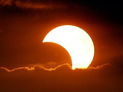 090126-eclipse-01-461_Aaron Favila-AP Photo