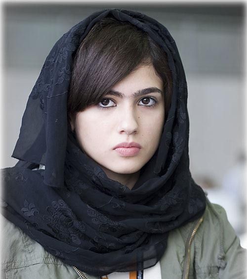 Beautiful-Mideast-girls-under-the-veil-1