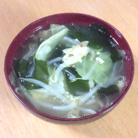 20160326_わかめともやしとキャベツと卵のコンソメスープ