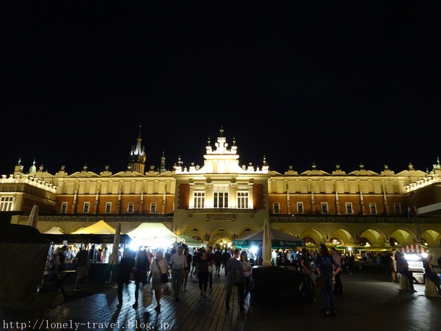 クラクフ中央市場広場 KRAKOW