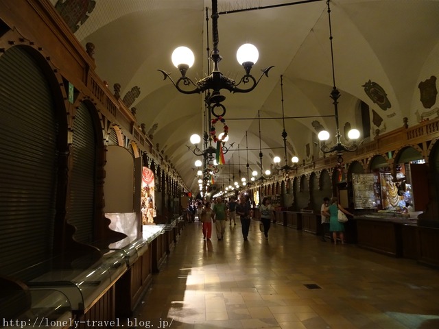クラクフ中央市場広場 KRAKOW