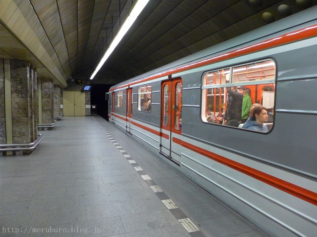プラハの地下鉄 Prague Metoro