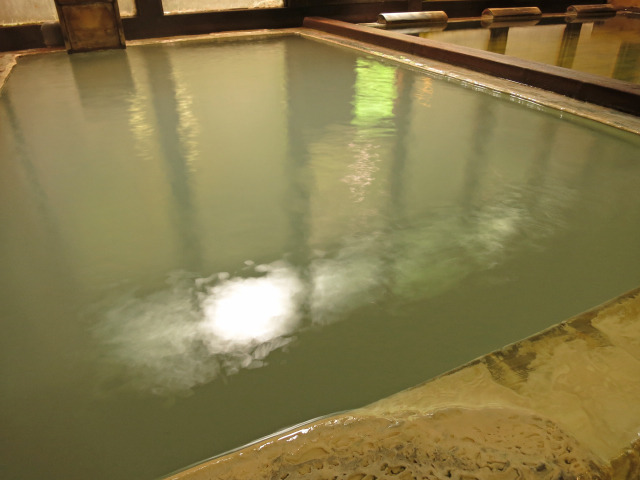 内湯 加温湯