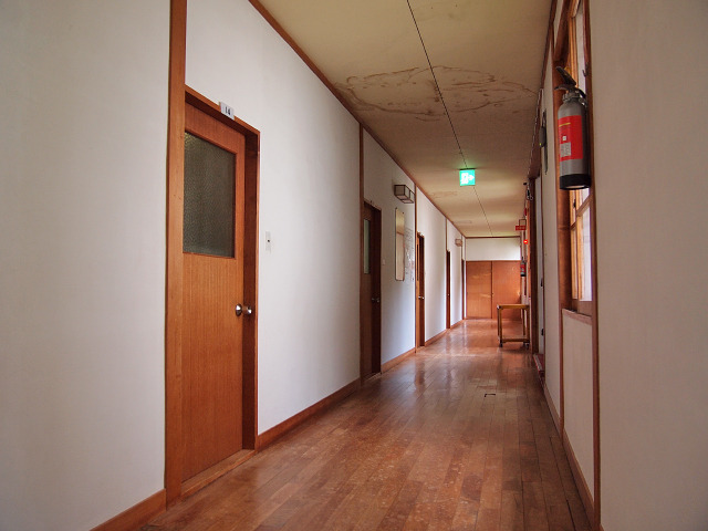 客室前の廊下