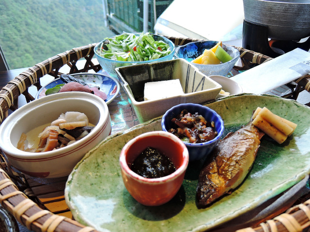 朝食